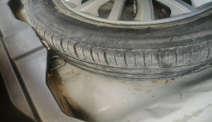 2019 Maruti Dzire ZXI AMT, Petrol, Automatic, 31,151 km, tyre