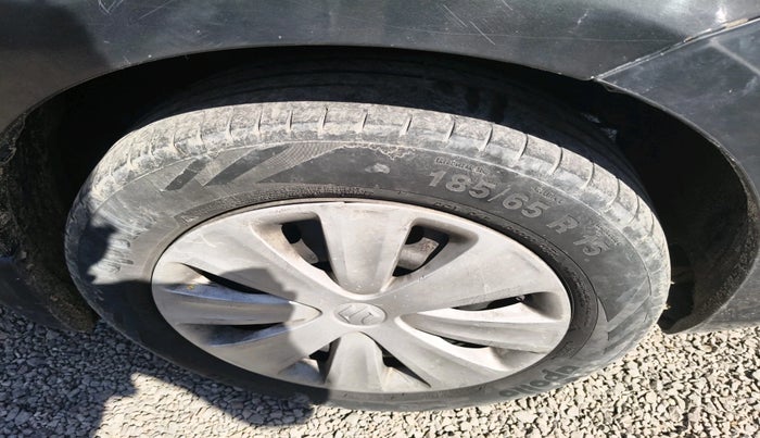 2016 Maruti Ertiga VXI, CNG, Manual, 1,53,762 km, tyre