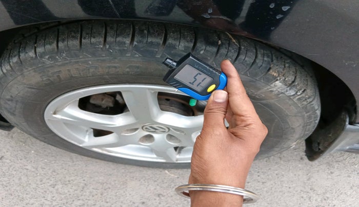 2014 Volkswagen Vento HIGHLINE 1.2 TSI AT, Petrol, Automatic, 1,05,057 km, tyre