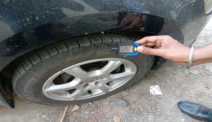 2014 Volkswagen Vento HIGHLINE 1.2 TSI AT, Petrol, Automatic, 1,05,057 km, tyre