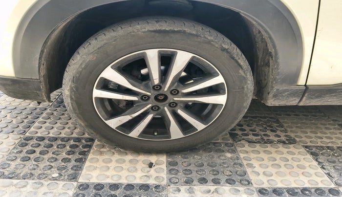 2020 Nissan Kicks XV PREMIUM (O) TURBO 1.3 DUAL TONE, Petrol, Manual, 81,693 km, tyre