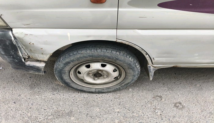 2011 Maruti Eeco 5 STR WITH A/C+HTR CNG, CNG, Manual, 2,60,212 km, tyre