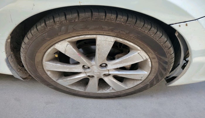 2012 Hyundai Verna FLUIDIC 1.6 CRDI SX OPT AT, Diesel, Automatic, 97,581 km, tyre