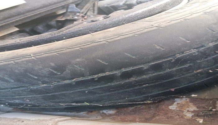 2016 Hyundai Creta SX (O) 1.6 DIESEL, Diesel, Manual, 1,01,721 km, tyre