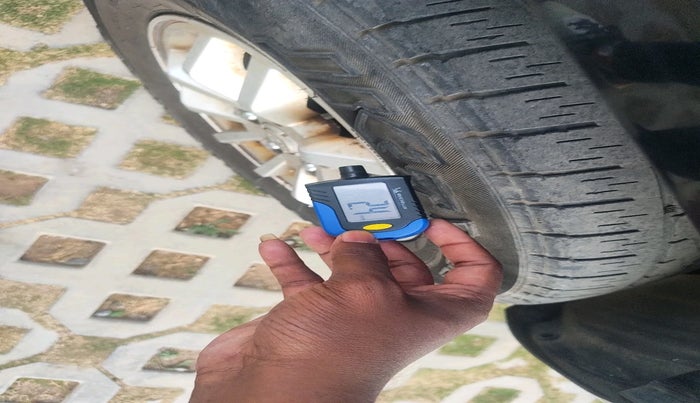 2015 Mahindra TUV300 T8 AMT, Diesel, Automatic, 99,024 km, tyre