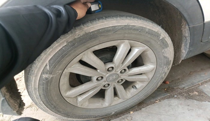 2016 Hyundai Creta SX PLUS 1.6 DIESEL, Diesel, Manual, 1,04,699 km, tyre