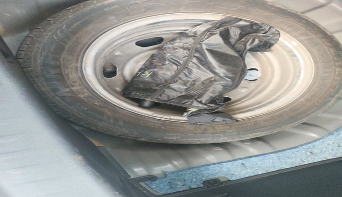 2025 Nissan MAGNITE Visia EZ-Shift, Petrol, Automatic, 5,993 km, tyre