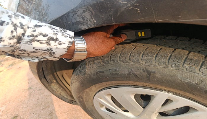 2016 Maruti Swift VXI, Petrol, Manual, 18,342 km, tyre