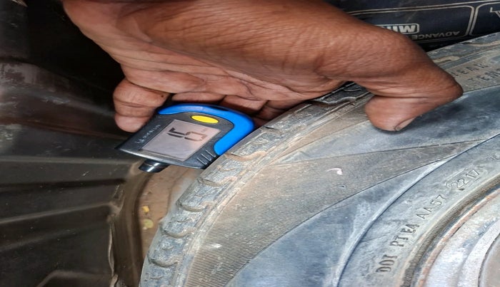 2017 Renault Kwid RXT 1.0, Petrol, Manual, 62,916 km, tyre