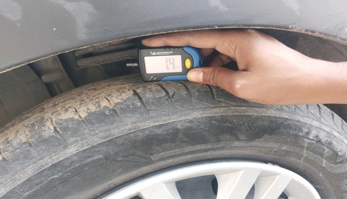 2023 Renault TRIBER RXE MT, Petrol, Manual, 76,633 km, tyre