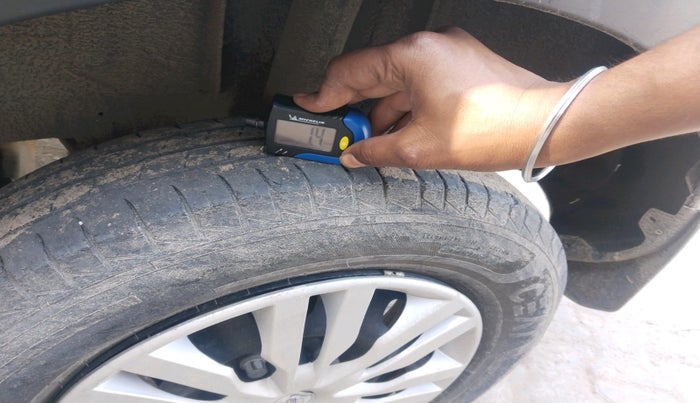 2023 Renault TRIBER RXE MT, Petrol, Manual, 76,633 km, tyre