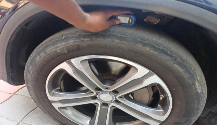 2017 Mercedes Benz GLC CLASS 220 D 4 MATIC, Diesel, Automatic, 1,25,859 km, tyre