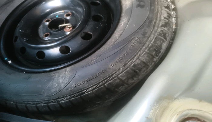 2013 Maruti Swift VXI, Petrol, Manual, 29,618 km, tyre