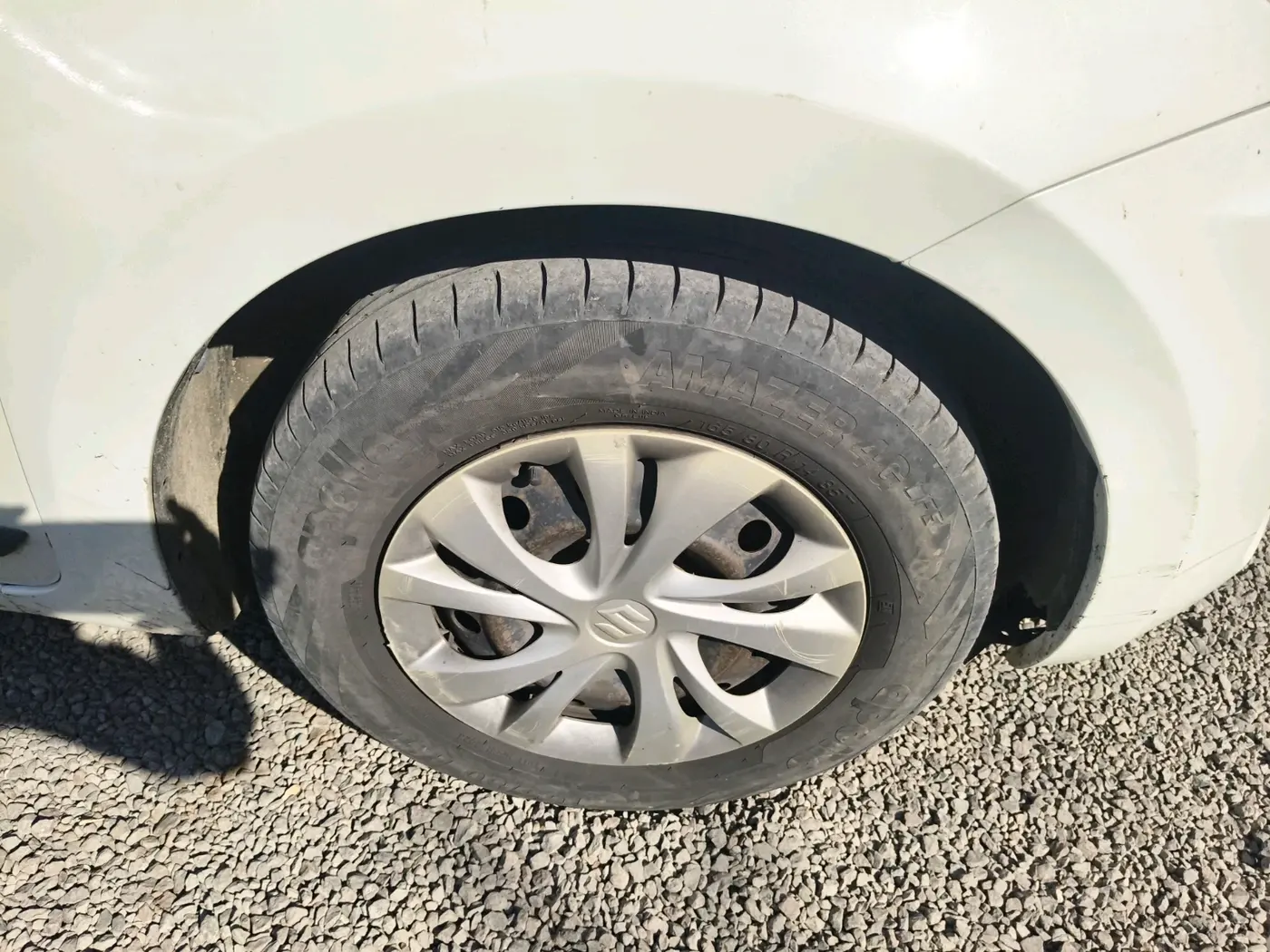 2018 Maruti Swift VXI, Petrol, Manual, 1,08,143 km, tyre