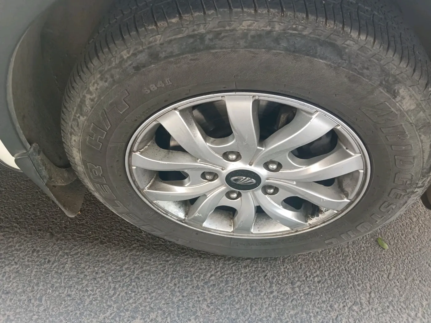 2019 Mahindra XUV500 W9, Diesel, Manual, 43,118 km, tyre
