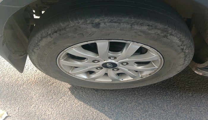 2019 Mahindra XUV500 W9, Diesel, Manual, 43,118 km, tyre