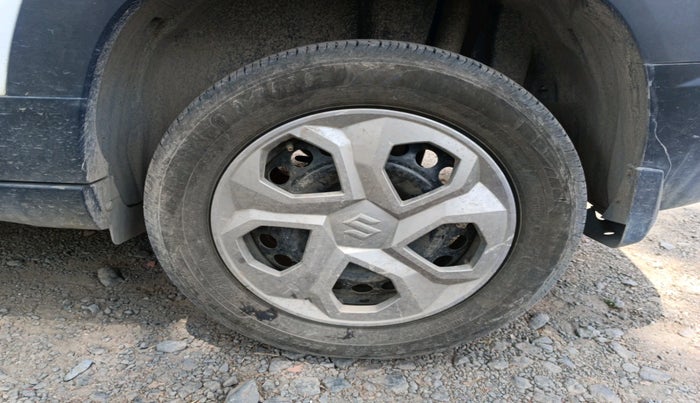 2025 Maruti BREZZA LXI S- CNG, CNG, Manual, 11,697 km, tyre