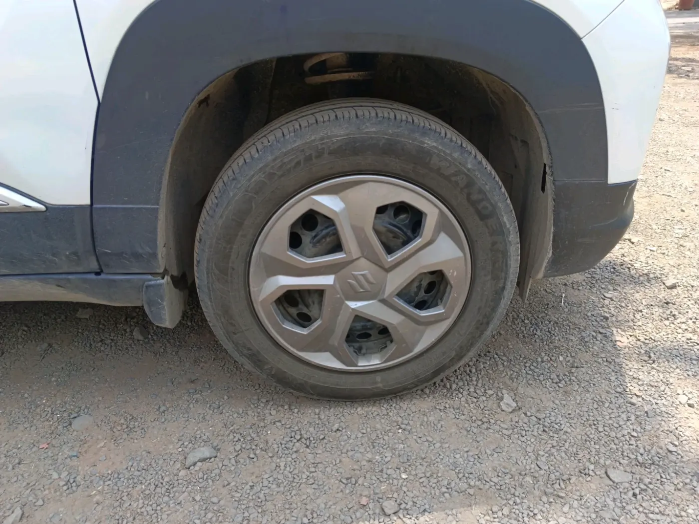 2025 Maruti BREZZA LXI S- CNG, CNG, Manual, 11,697 km, tyre