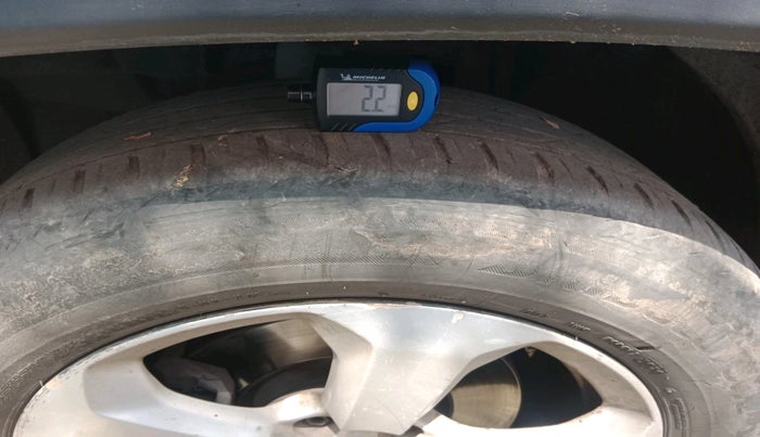 2018 Jeep Compass LONGITUDE (O) 2.0 DIESEL, Diesel, Manual, 1,37,660 km, tyre