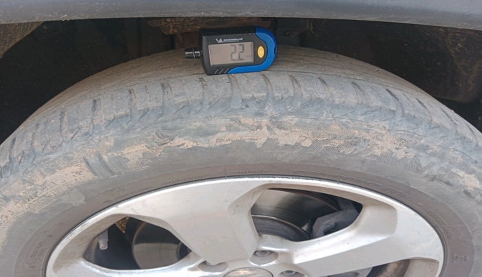 2018 Jeep Compass LONGITUDE (O) 2.0 DIESEL, Diesel, Manual, 1,37,660 km, tyre