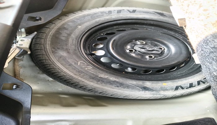 2016 Maruti Baleno DELTA CVT PETROL 1.2, Petrol, Automatic, 1,44,274 km, tyre