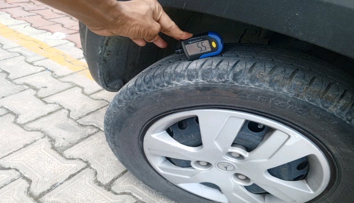 2021 Renault Kwid RXT 1.0 AMT (O), Petrol, Automatic, 70,974 km, tyre