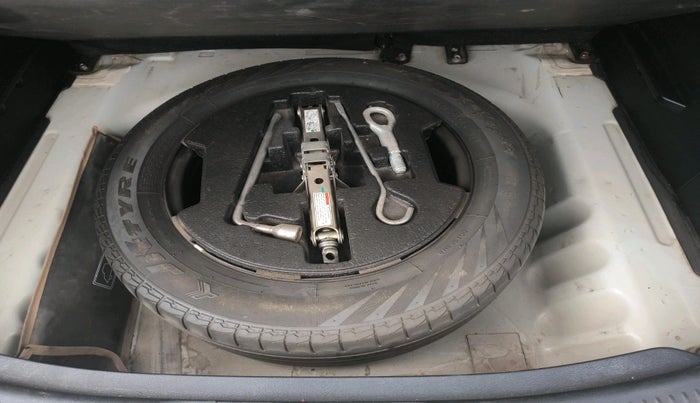 2017 Maruti S Cross ALPHA 1.3, Diesel, Manual, 2,73,695 km, tyre