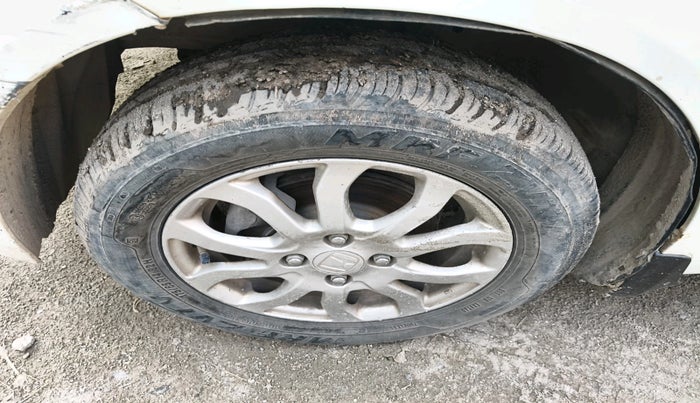 2015 Honda Amaze 1.2L I-VTEC VX, CNG, Manual, 1,17,394 km, tyre