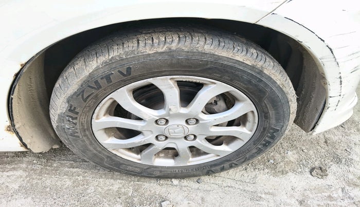 2015 Honda Amaze 1.2L I-VTEC VX, CNG, Manual, 1,17,394 km, tyre