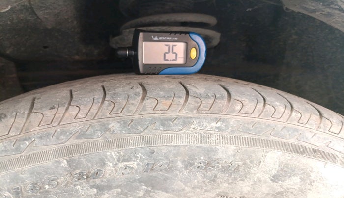 2015 Maruti Swift VDI, Diesel, Manual, 26,748 km, tyre