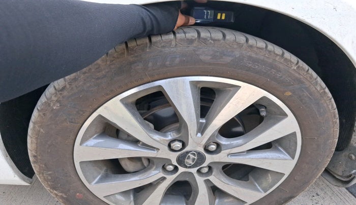 2014 Hyundai Verna FLUIDIC 1.6 CRDI SX OPT AT, Diesel, Automatic, 90,061 km, tyre