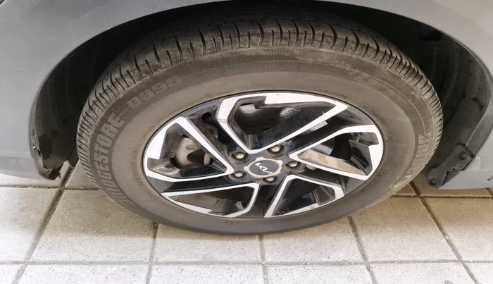 2022 KIA CARENS LUXURY PLUS 1.5 DIESEL AT 7 STR, Diesel, Automatic, 82,636 km, tyre