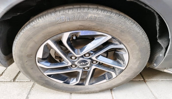 2022 KIA CARENS LUXURY PLUS 1.5 DIESEL AT 7 STR, Diesel, Automatic, 82,636 km, tyre