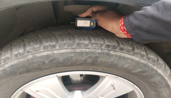 2014 Mahindra XUV500 W8, Diesel, Manual, 1,51,183 km, tyre