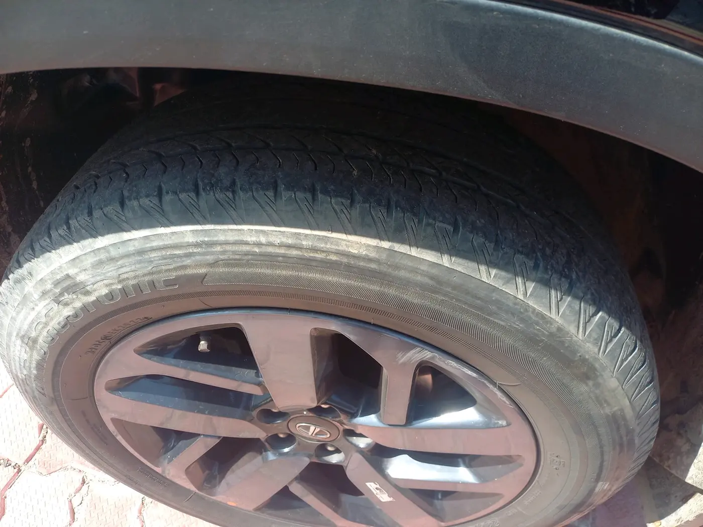 2022 Tata Harrier XZA PLUS 2.0L, Diesel, Automatic, 36,301 km, tyre
