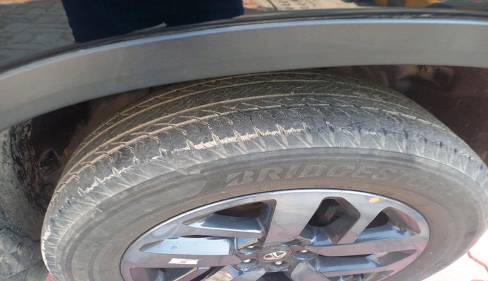 2022 Tata Harrier XZA PLUS 2.0L, Diesel, Automatic, 36,301 km, tyre