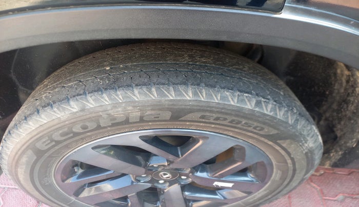 2022 Tata Harrier XZA PLUS 2.0L, Diesel, Automatic, 36,301 km, tyre