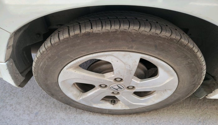 2015 Honda City 1.5L I-VTEC VX, Petrol, Manual, 1,45,564 km, tyre