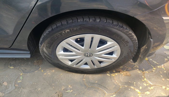 2022 Volkswagen Polo TRENDLINE 1.0L, CNG, Manual, 75,671 km, tyre