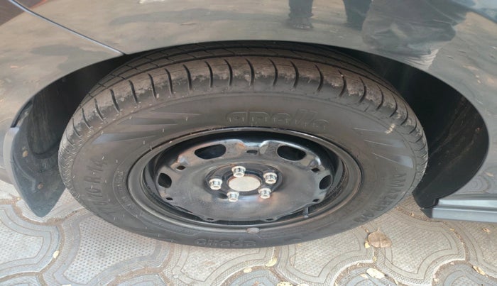 2022 Volkswagen Polo TRENDLINE 1.0L, CNG, Manual, 75,671 km, tyre