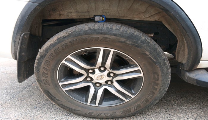 2022 Toyota Fortuner 4X2 AT 2.8 DIESEL, Diesel, Automatic, 66,590 km, tyre