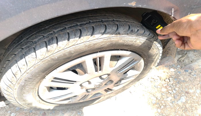 2011 Hyundai Santro Xing GLS, CNG, Manual, 59,375 km, tyre