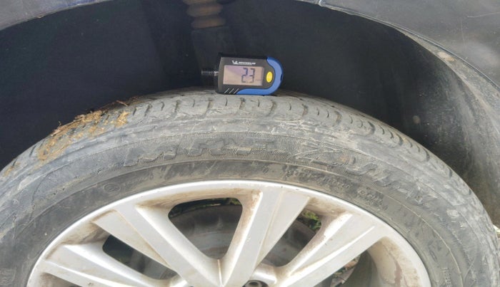 2012 Volkswagen Polo HIGHLINE DIESEL, Diesel, Manual, 1,00,900 km, tyre