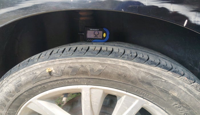 2012 Volkswagen Polo HIGHLINE DIESEL, Diesel, Manual, 1,00,900 km, tyre