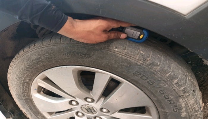 2016 Maruti S Cross ALPHA 1.3, Diesel, Manual, 1,54,762 km, tyre