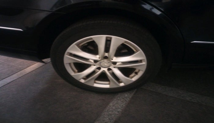 2011 Mercedes Benz E Class E 350 CDI AVANTGARDE, Diesel, Automatic, 1,67,845 km, tyre