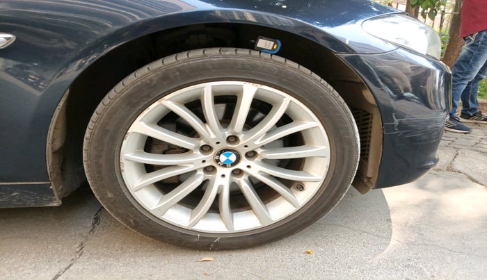 2014 BMW 5 Series 520D LUXURY LINE, Diesel, Automatic, 1,42,230 km, tyre