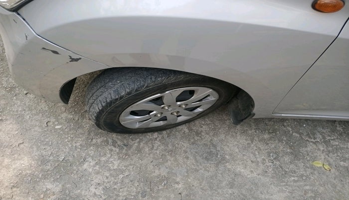 2017 Hyundai Eon SPORTZ, Petrol, Manual, 20,757 km, tyre