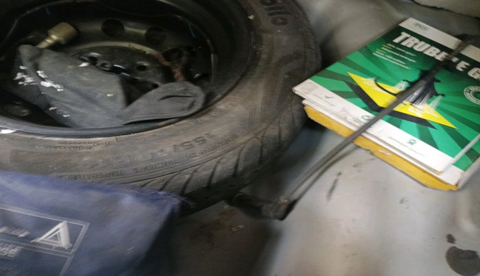 2017 Hyundai Eon SPORTZ, Petrol, Manual, 20,757 km, tyre