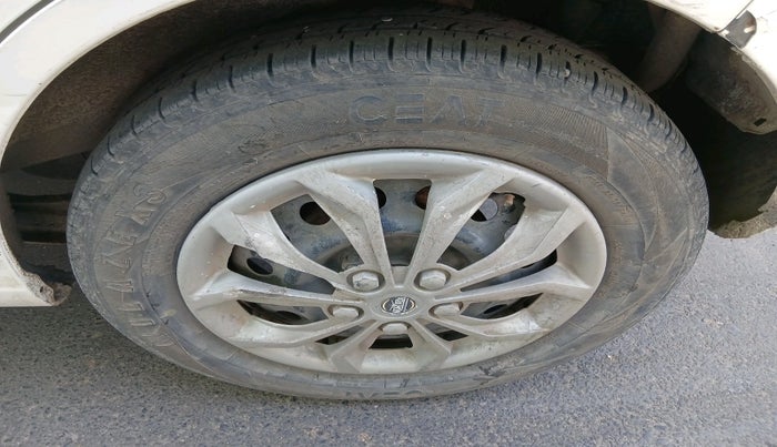 2015 Maruti Wagon R 1.0 VXI, CNG, Manual, 1,10,710 km, tyre